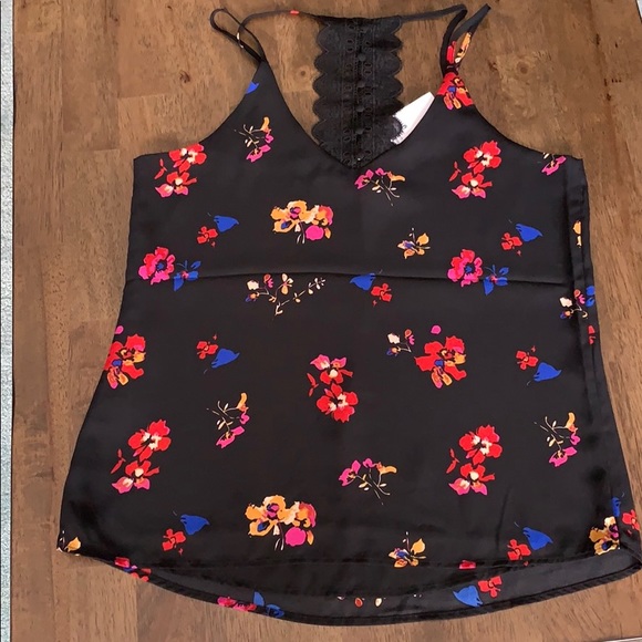 Crochet Racerback Blouse - Picture 4 of 6